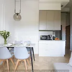4 Stars, Luxury Butterfly & Bike Apartments, Orlowo, 15 Mieszkan, Z Oddzielna Sypialnia, Winda I Platnym Parkingiem, Blisko Drog Rowerowych, Niedaleko Molo, Golf, Stadnina, Adventure Park, Summerwinter Brand * غدينيا
