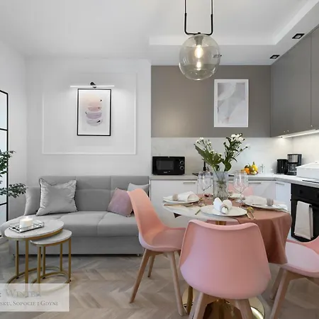 4 Stars, Luxury Butterfly & Bike Apartments, Orlowo, 15 Mieszkan, Z Oddzielna Sypialnia, Winda I Platnym Parkingiem, Blisko Drog Rowerowych, Niedaleko Molo, Golf, Stadnina, Adventure Park, Summerwinter Brand Gdynia