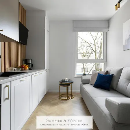 Summerwinter - 4 Stars, Luxury Butterfly Apartments, Orlowo, Parking * Gdynia