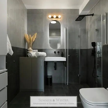 Summerwinter - 4 Stars, Luxury Butterfly Apartments, Orlowo, Parking Gdynia