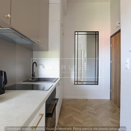 4 Stars, Luxury Butterfly & Bike Apartments, Orlowo, 15 Mieszkan, Z Oddzielna Sypialnia, Winda I Platnym Parkingiem, Blisko Drog Rowerowych, Niedaleko Molo, Golf, Stadnina, Adventure Park, Summerwinter Brand Gdynia