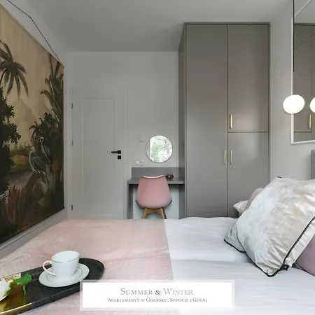 Luxury Butterfly & Bike 2024, Orlowo, 15 Wyposazonych Mieszkan, Z Sypialnia, Winda I Platnym Parkingiem, Wysoki Standard Summerwinter, Blisko Drog Rowerowych, Stadniny I Golf Park Lägenhet Gdynia