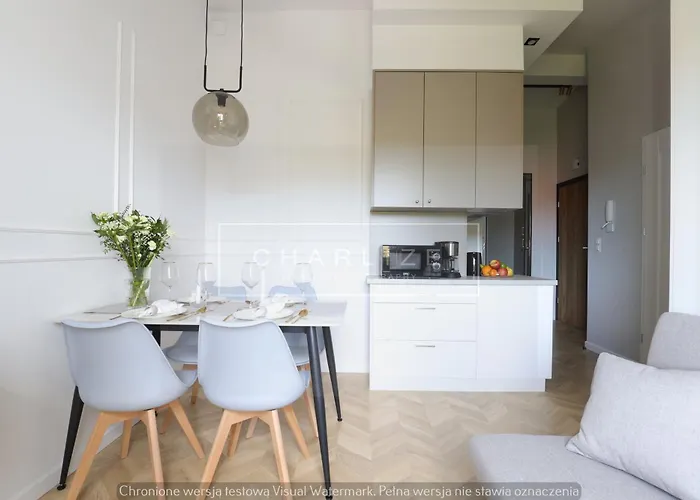 4 Stars, Luxury Butterfly & Bike Apartments, Orlowo, 15 Mieszkan, Z Oddzielna Sypialnia, Winda I Platnym Parkingiem, Blisko Drog Rowerowych, Niedaleko Molo, Golf, Stadnina, Adventure Park, Summerwinter Brand * Гдыня